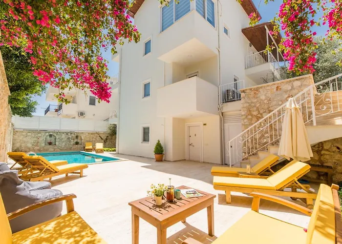 Daire Garden Court *
