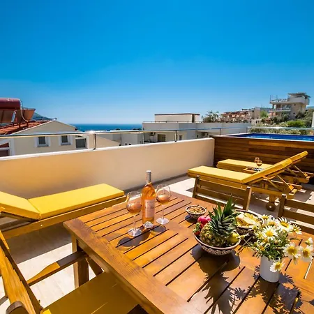 Apartment Garden Court *