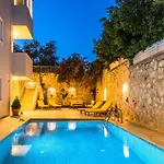 Garden Court דירה קלקן